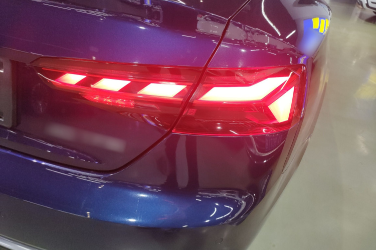 奥迪A5 2021款 Coupe 40 TFSI 时尚动感型车身外观6006