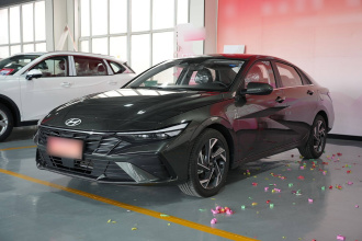 现代 伊兰特 2023款 1.5L CVT LUX尊贵版