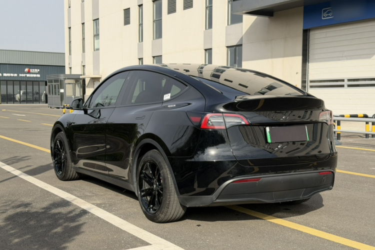 特斯拉 Model Y 2022款 改款 后轮驱动版车身外观6005