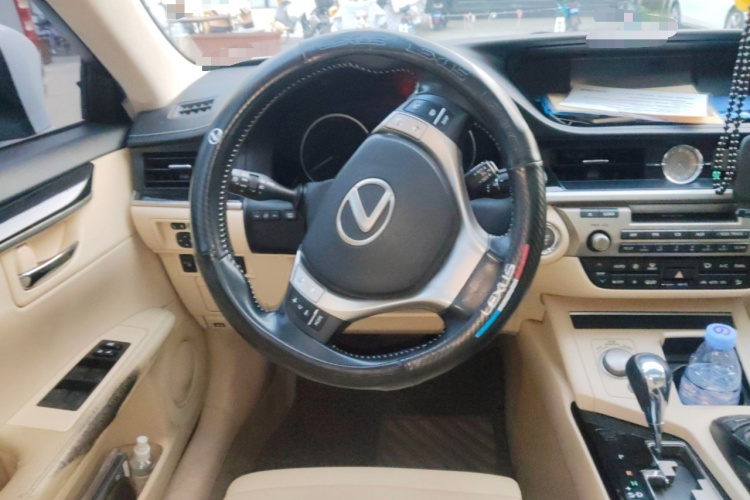 雷克萨斯ES 2013款 250 精英版局部细节13