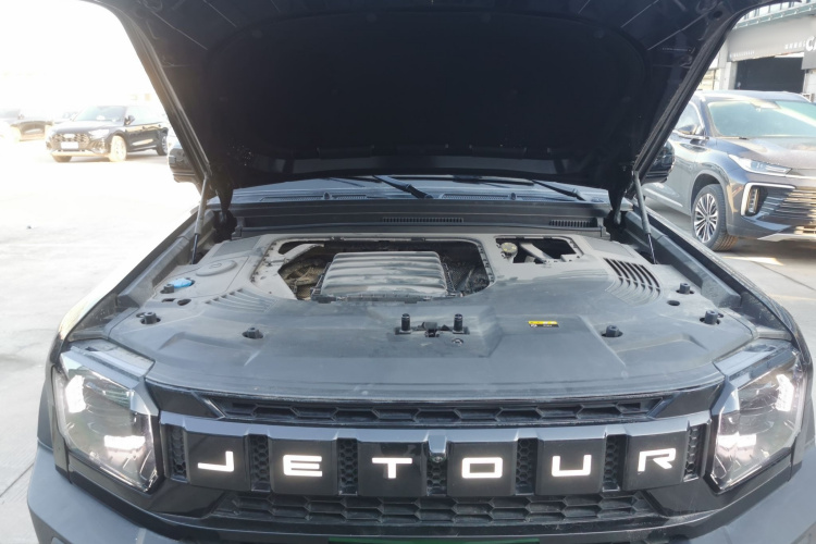 捷途旅行者 2023款 2.0T 四驱征服PRO机舱底盘24