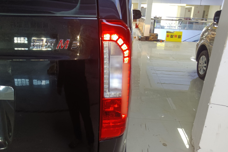 江淮瑞风 瑞风M3 2016款 宜家版 1.6L 豪华智能型车身外观6006