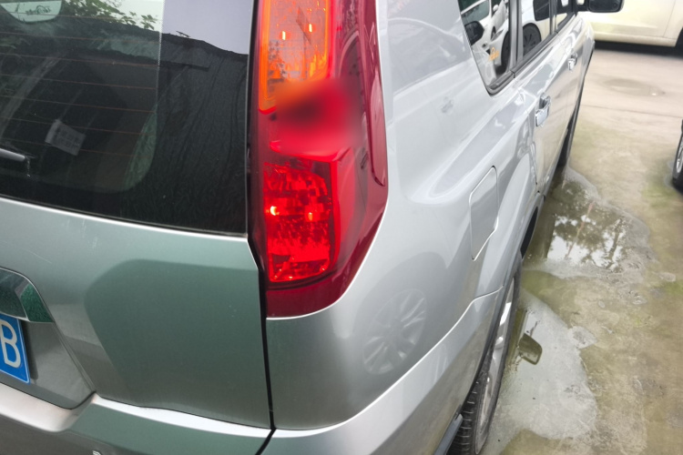 东风风度MX6 2015款 2.0L 手动两驱领航版车身外观9