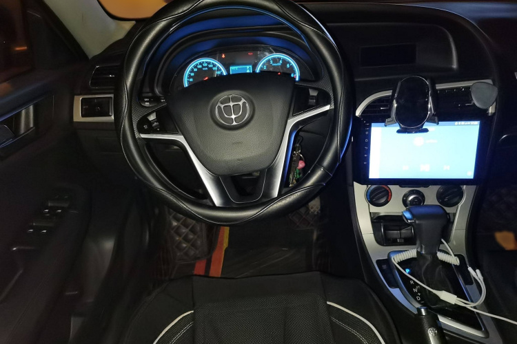 中华H530 2017款 1.6L 自动舒适型局部细节13