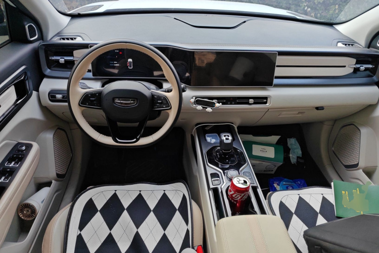 吉利汽车 吉利icon 2023款 1.5TD 巧克力醇巧版中控内饰12