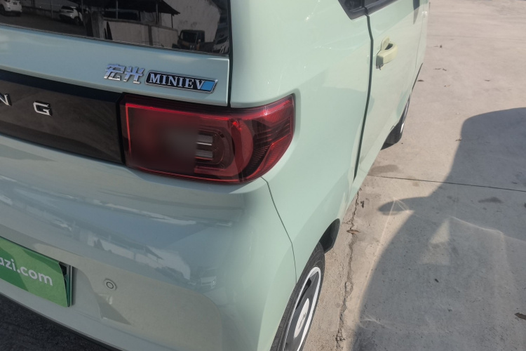 五菱汽车 宏光MINIEV 2022款 悦享款 磷酸铁锂车身外观9