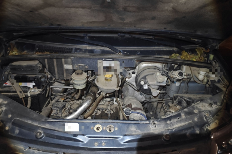 东风御风 御风 2016款 2.5T领运版御利宝短轴中顶国V ZD25局部细节24