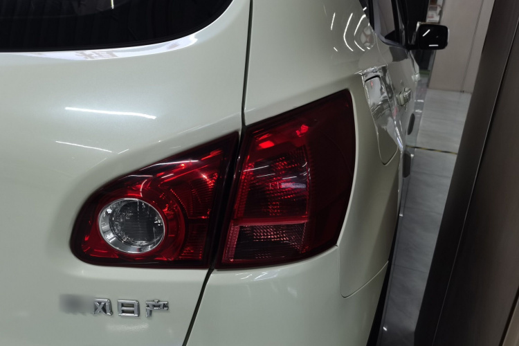 日产 逍客 2015款 2.0XL 酷火 CVT 2WD车身外观9