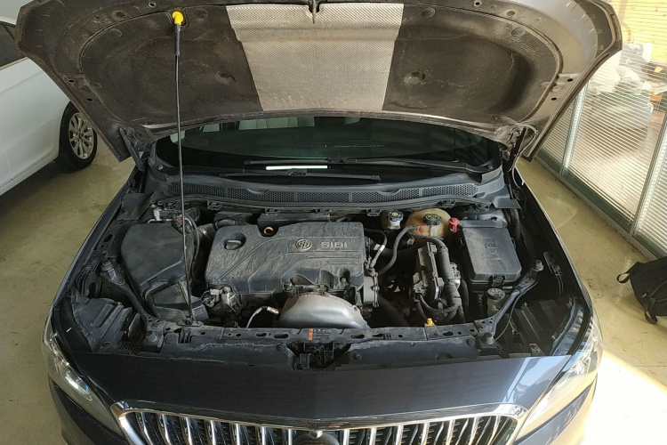 别克 威朗 2015款 三厢 15S 手动进取型机舱底盘24