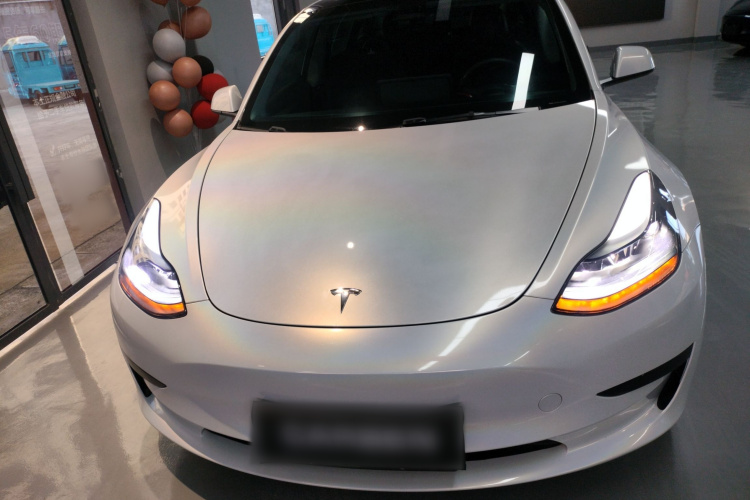 特斯拉 Model 3 2022款 后轮驱动版车身外观2