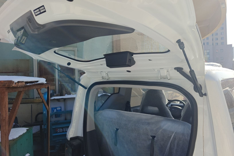 吉利银河 2024款 熊猫mini 200km 耐力熊机舱底盘23