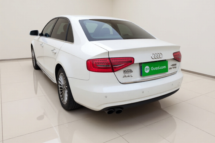 奥迪A4L 2016款 35 TFSI 自动舒适型车身外观5