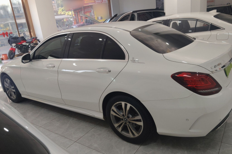 奔驰C级 2020款 C 200 L 时尚型运动版车身外观4