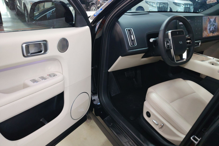 理想汽车 理想L6 2024款 Pro中控内饰20