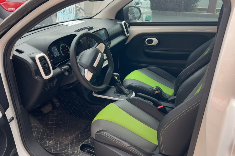 荣威 科莱威CLEVER 2021款 302km新四座超能版中控内饰7002