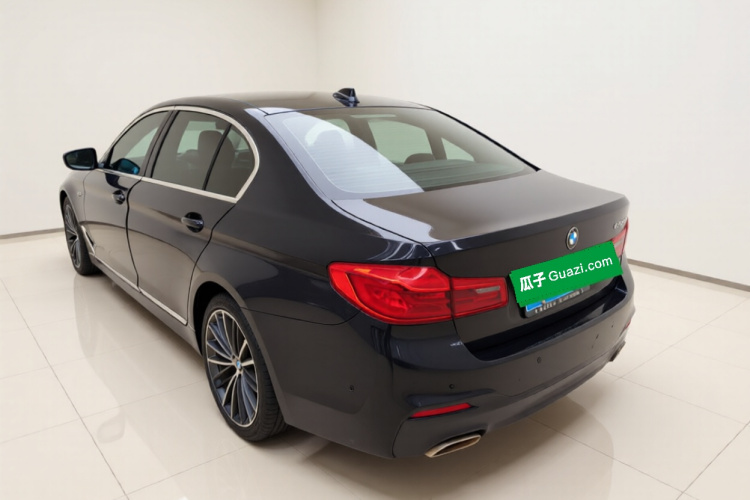 宝马5系 2020款 530Li 领先型 M运动套装车身外观5