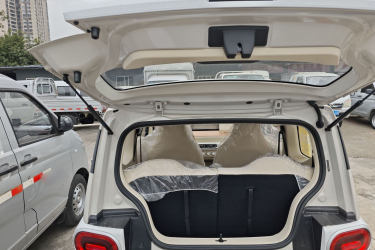 五菱汽车 宏光MINIEV 2024款 第三代 215km 青春版机舱底盘23