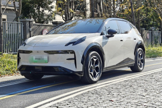 极氪X 2025款 五座后驱版