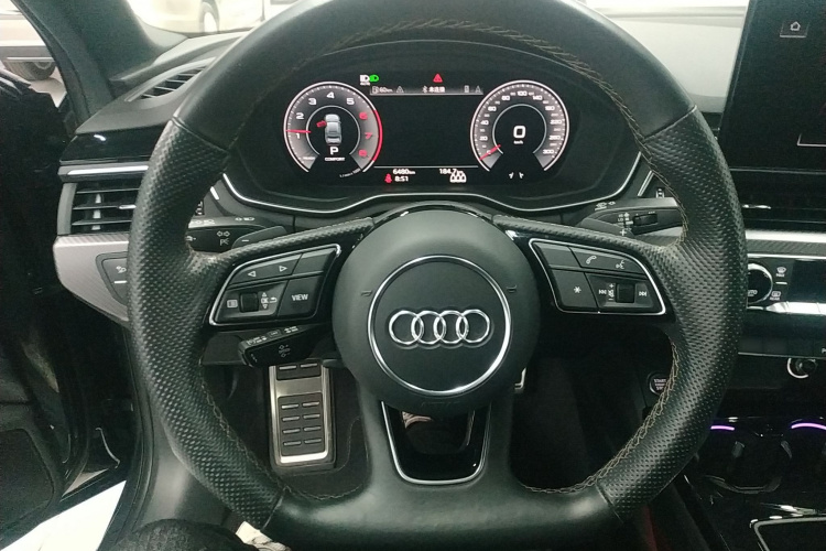 奥迪A4L 2024款 40 TFSI quattro RS套件燃速型局部细节13