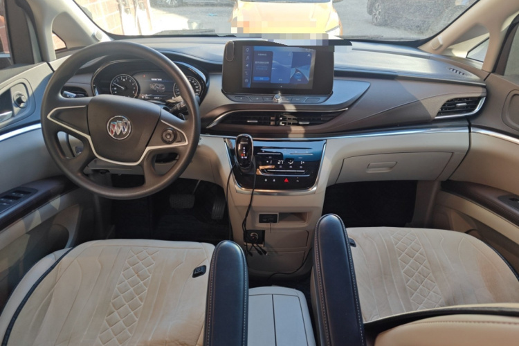 别克GL8 2023款 陆上公务舱 舒适型中控内饰12