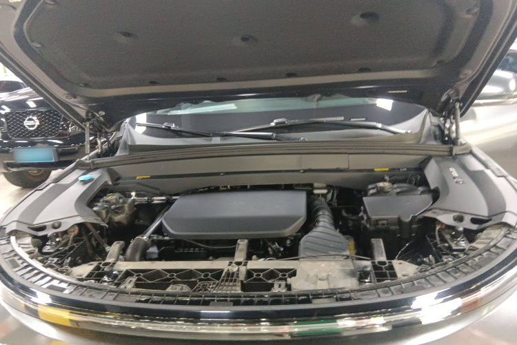 理想汽车 理想L8 2023款 Air机舱底盘24