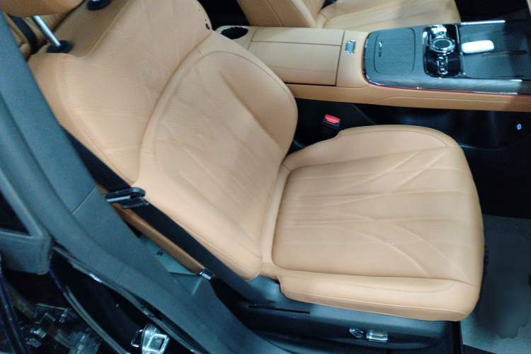 吉利银河 银河星耀8 2025款 130km EM-i 尊贵版局部细节41