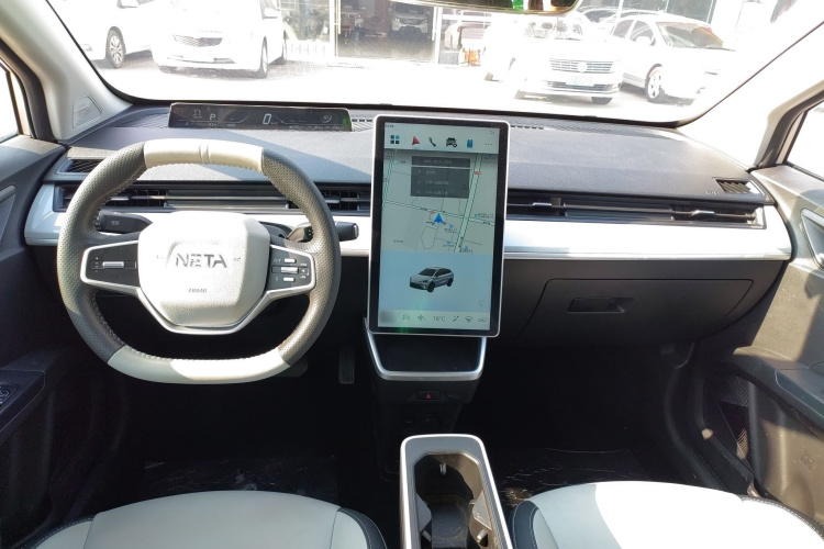 哪吒汽车 哪吒AYA 2023款 318 Lite中控内饰12