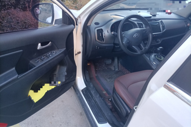 起亚 智跑 2015款 2.0L 自动两驱版GL中控内饰7003