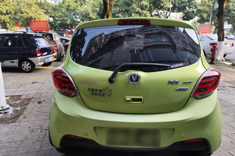 长安 奔奔 2015款 1.4L IMT尊贵型 国IV车身外观6