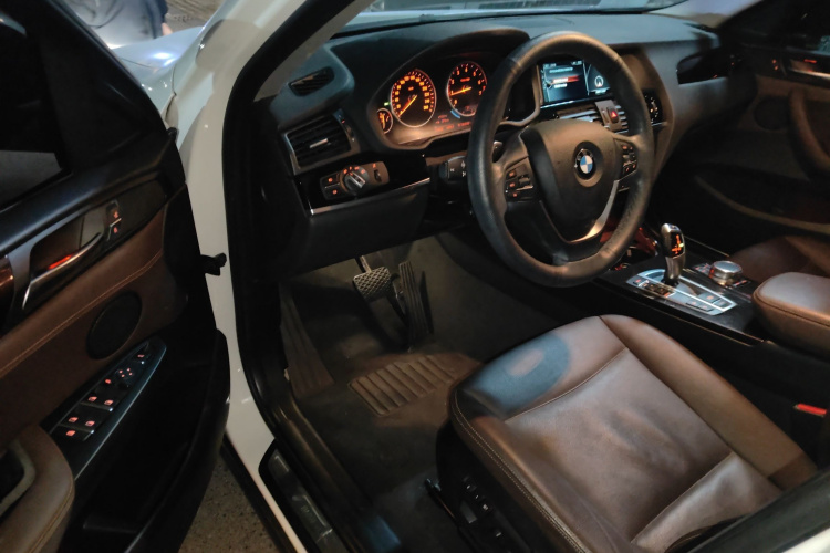 宝马X4 2014款 xDrive20i X设计套装中控内饰20