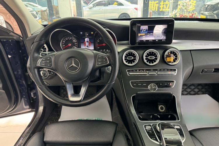 奔驰C级 2018款 C 200 L 运动版局部细节16
