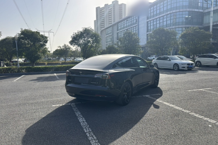 特斯拉 Model 3 2022款 后轮驱动版车身外观6008