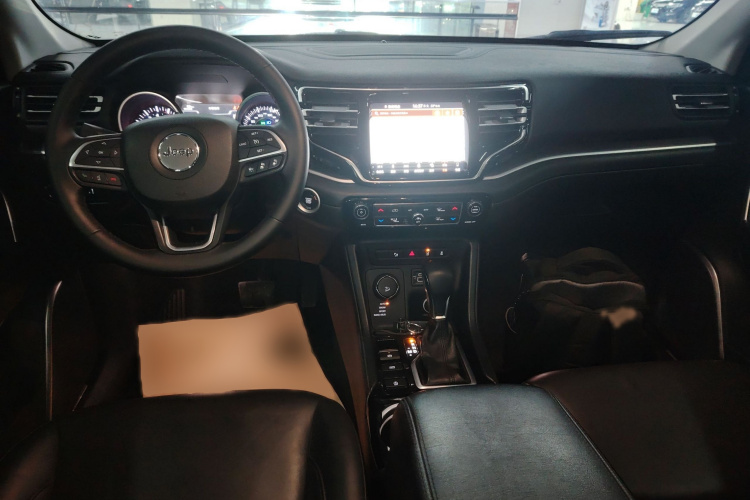 Jeep 大指挥官 2018款 2.0T 四驱臻享版 国V中控内饰7002