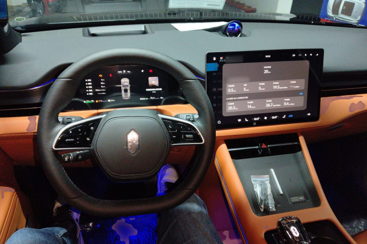 鸿蒙智行 问界M7 2024款 1.5T 智驾后驱Pro版 5座中控内饰12