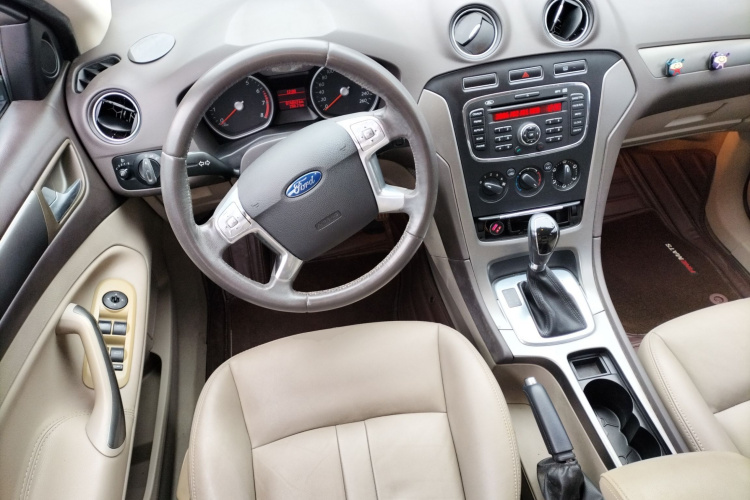 福特 致胜 2013款 2.3L 时尚型中控内饰13