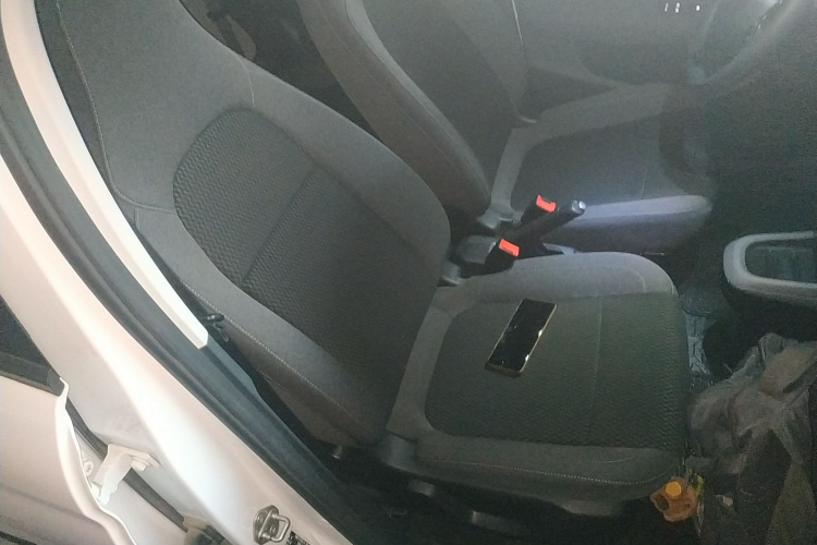 零跑汽车 零跑T03 2021款 400轻享版 三元锂局部细节41