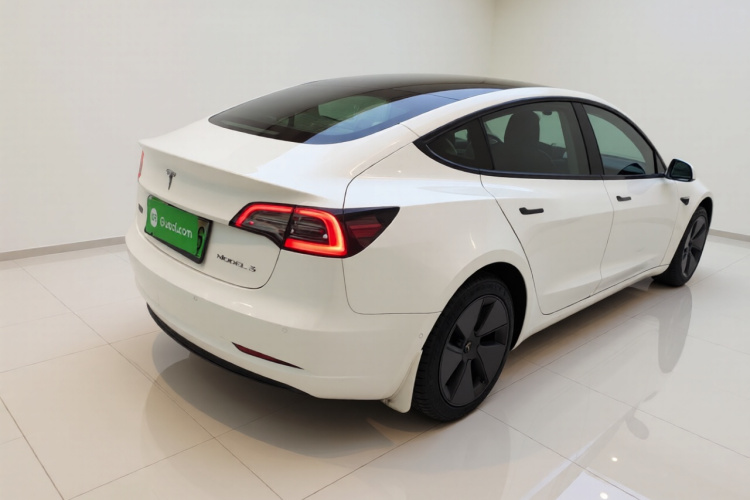 特斯拉 Model 3 2022款 后轮驱动版车身外观7