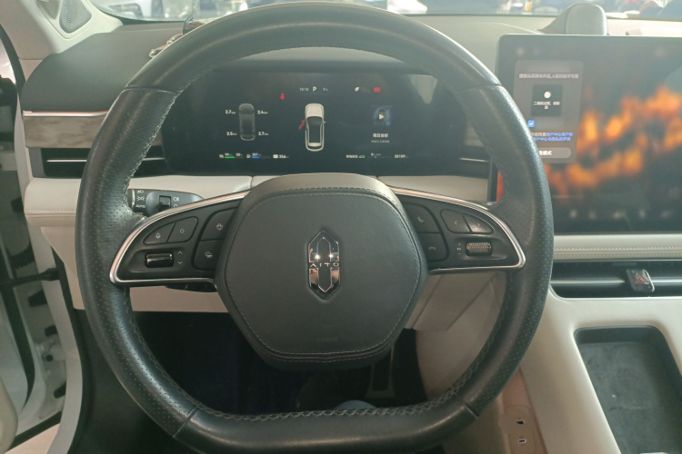 鸿蒙智行 问界M5 2022款 增程后驱标准版中控内饰13