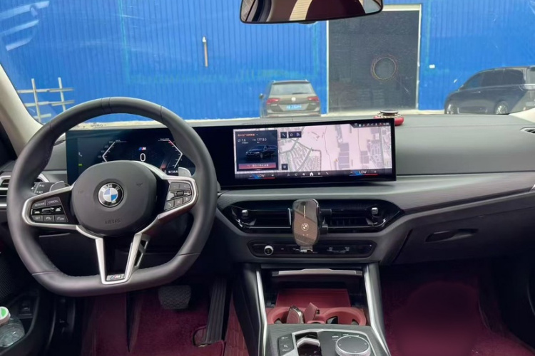 宝马3系 2025款 325Li M运动套装中控内饰7001