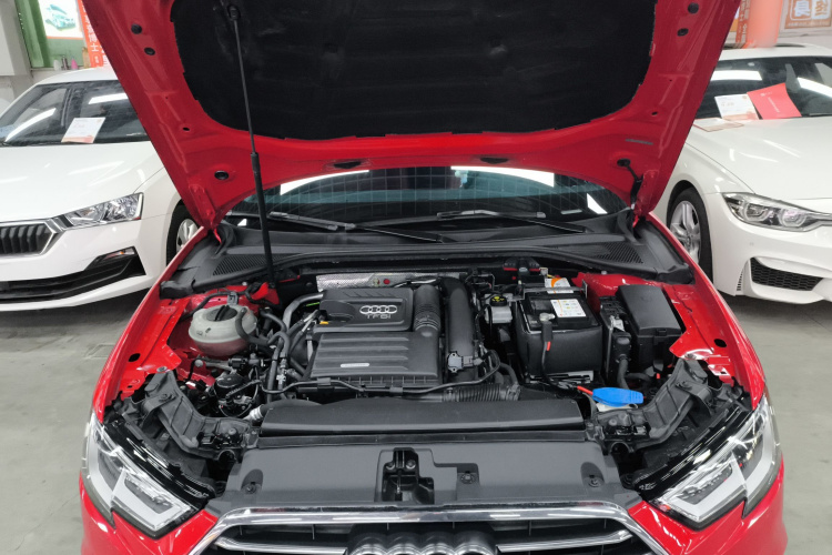 奥迪A3 2020款 Sportback 35 TFSI 进取型 国VI机舱底盘24
