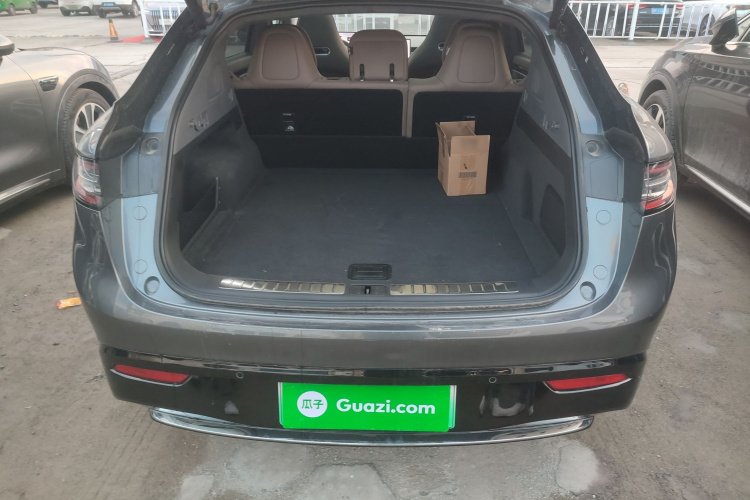 鸿蒙智行 智界R7 2025款 增程 251km Max机舱底盘23