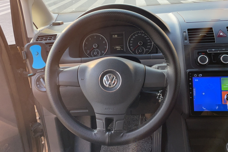 大众 途安 2015款 1.4T 手动风尚版5座局部细节13