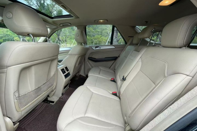 奔驰M级 2015款 ML 320 4MATIC中控内饰7004