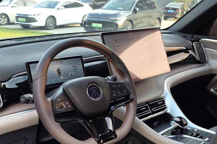 比亚迪 宋Pro新能源 2023款 冠军版 DM-i 110KM卓越型中控内饰7005