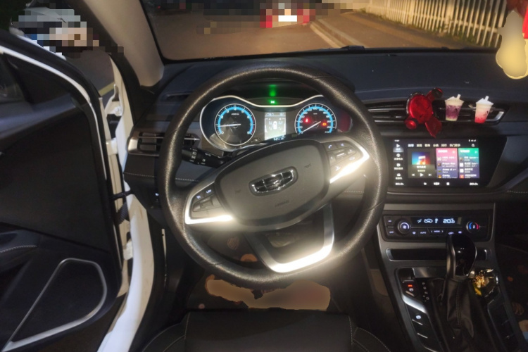 吉利汽车 帝豪 2021款 UP 1.5L CVT豪华型中控内饰13