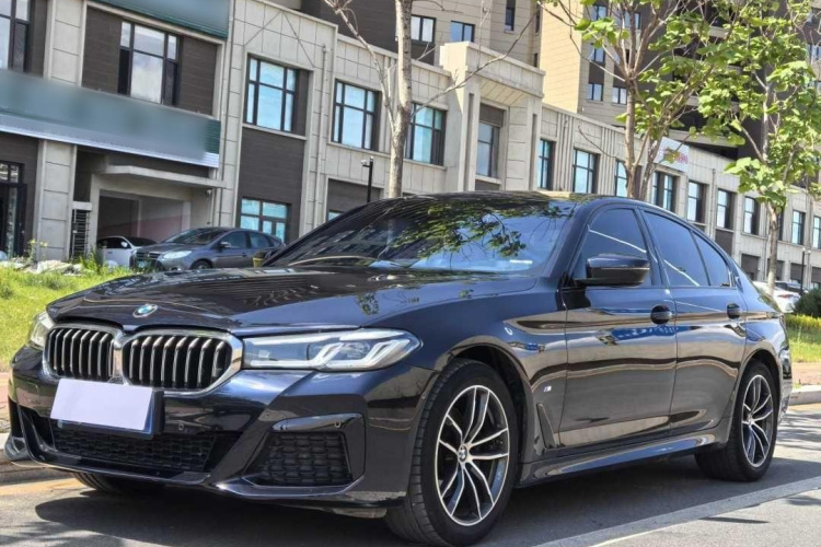 宝马5系(进口) 2022款 改款二 525i M运动套装车身外观1