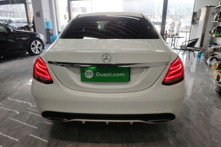 奔驰C级 2017款 改款 C 180 L 时尚型运动版车身外观6