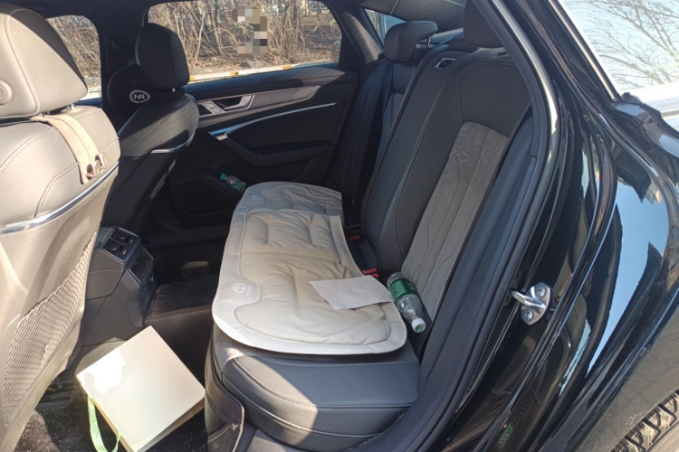 奥迪A6L 2023款 改款 40 TFSI 豪华动感型中控内饰21