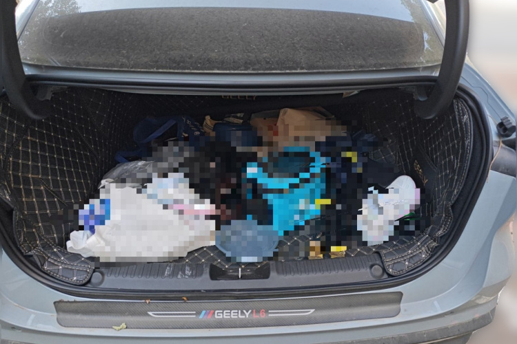 吉利银河 银河L6 2025款 EM-i 140km 星舰版中控内饰23