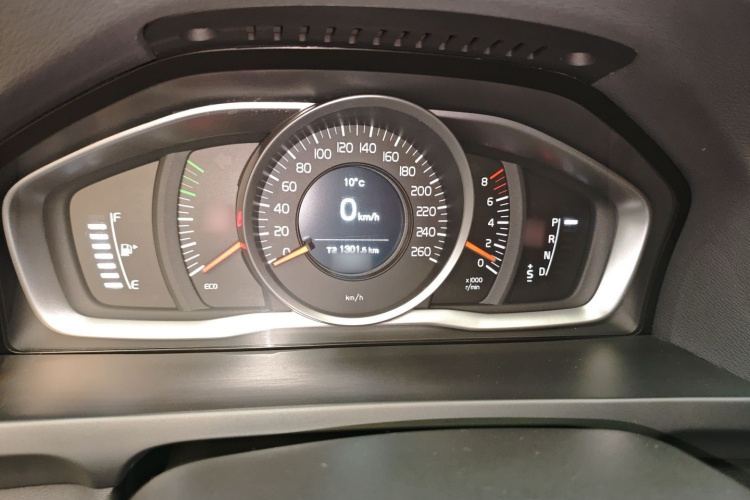 沃尔沃S60 2015款 S60L 2.0T 智行版局部细节14